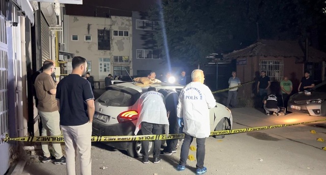 <a class='keyword-sd' href='/polis/' title='Polis'>Polis</a> kovalamasında yakalanacağını anlayınca kafasına sıktı