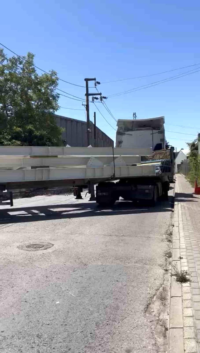 Gebze'de tır kazası: 16 yaşındaki yaya hayatını kaybetti