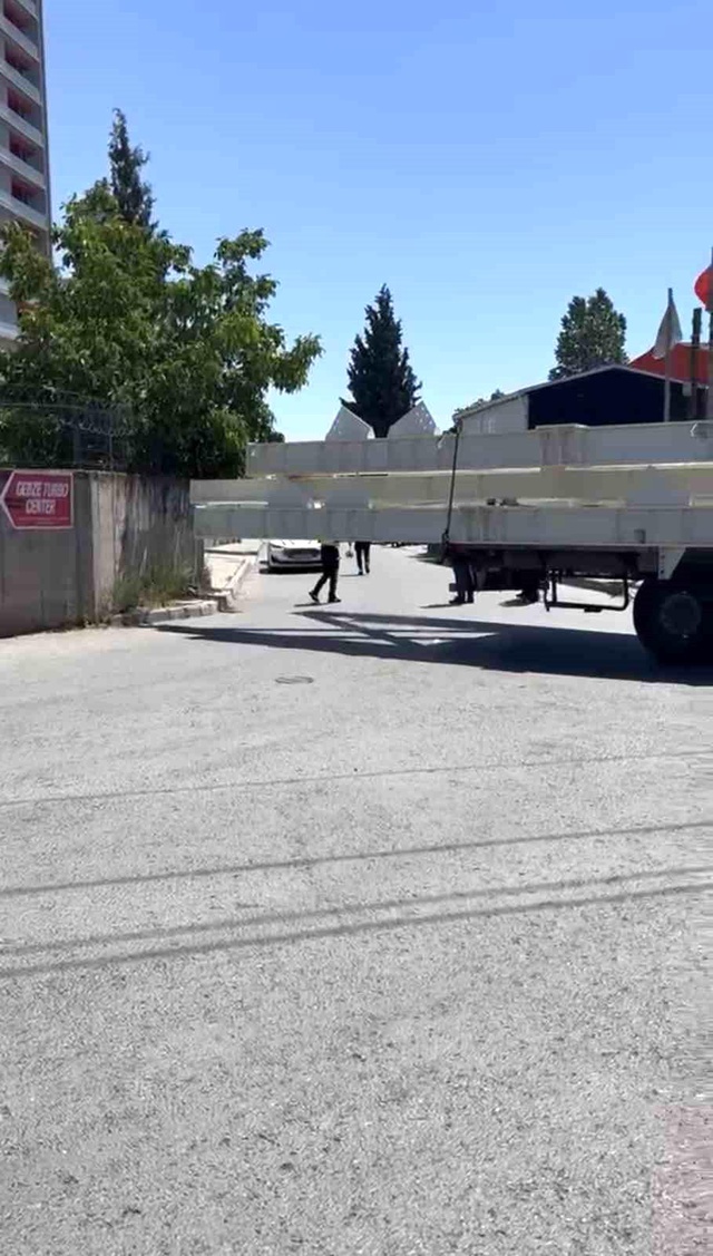 Gebze'de tır kazası: 16 yaşındaki yaya hayatını kaybetti