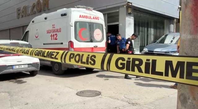 Ayakkabıcılar Çarşısı'nda bir kadını öldürüp canına kıydı