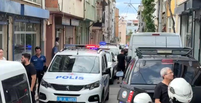 Ayakkabıcılar Çarşısı'nda bir kadını öldürüp canına kıydı