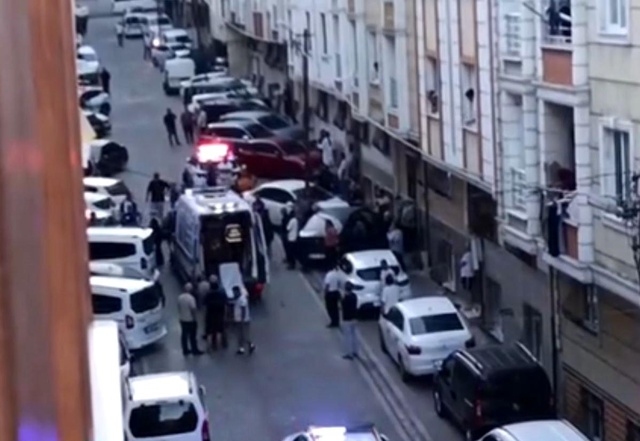 Sabaha karşı kanlı pusu! Eşi kucağında bebeğiyle sokağa fırladı