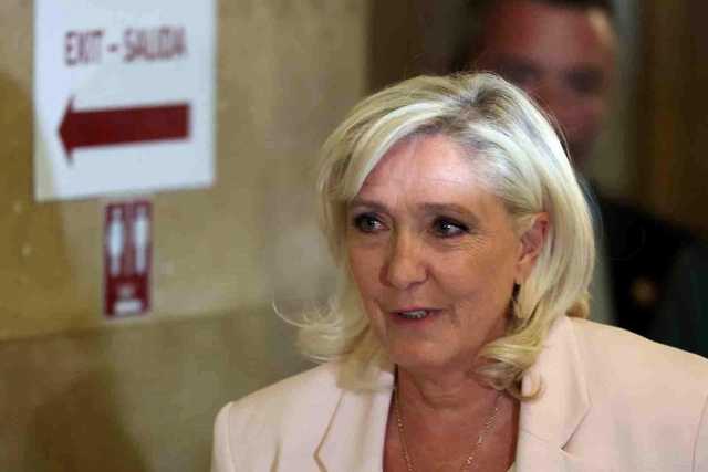 Le Pen'e 3 yıl hapis ve 45 ay siyasi yasak