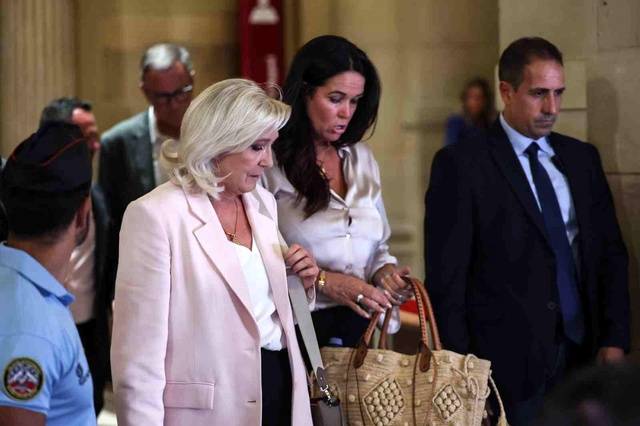 Le Pen'e 3 yıl hapis ve 45 ay siyasi yasak