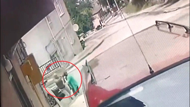 Aile faciasında 3 ölü! Yengesini kafasından vurduğu anlar kamerada