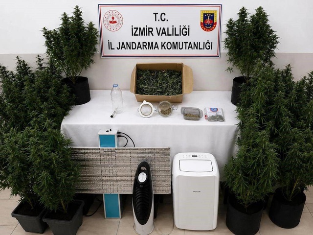 MİT ve jandarmadan ortak operasyon: 25 yıllık firari yakalandı