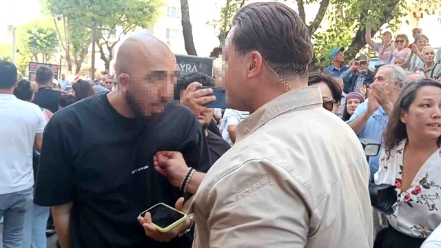 Özgür Özel’in korumasından gazetecilere peş peşe fiziki müdahale