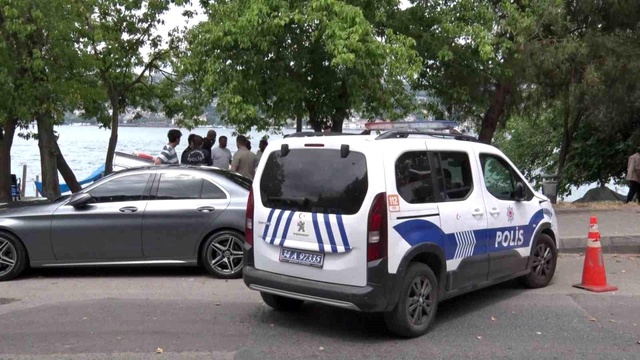 Üsküdar'da midye toplayanlar denizde ceset buldu