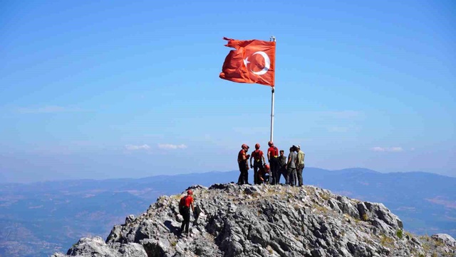 Dağın zirvesinde 15 Temmuz anması: Tarihe altın harflerle yazılan destan