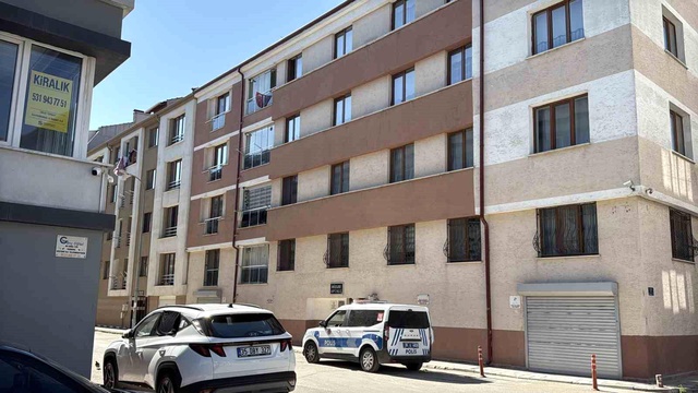 Sıcakta binaya yayılan koku korkunç gerçeği ortaya çıkardı