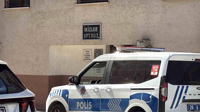 Sıcakta binaya yayılan koku korkunç gerçeği ortaya çıkardı