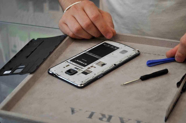 Sıcak Havalarda Telefon Şarj Uyarısı