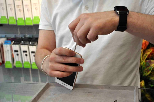 Sıcak Havalarda Telefon Şarj Uyarısı