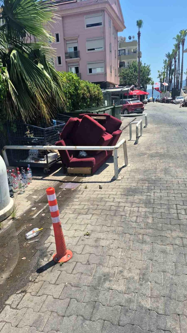 Gözde tatil beldesinden çöp beldesine: Marmaris'in hali içler acısı