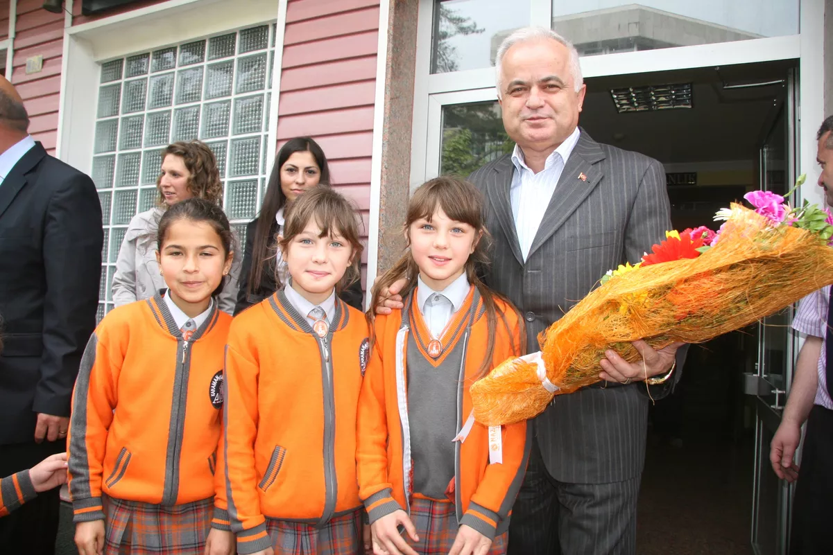 Öğrencilerden, Amelebirliği Başkanı Kalaycıoğlu\'na Ziyaret