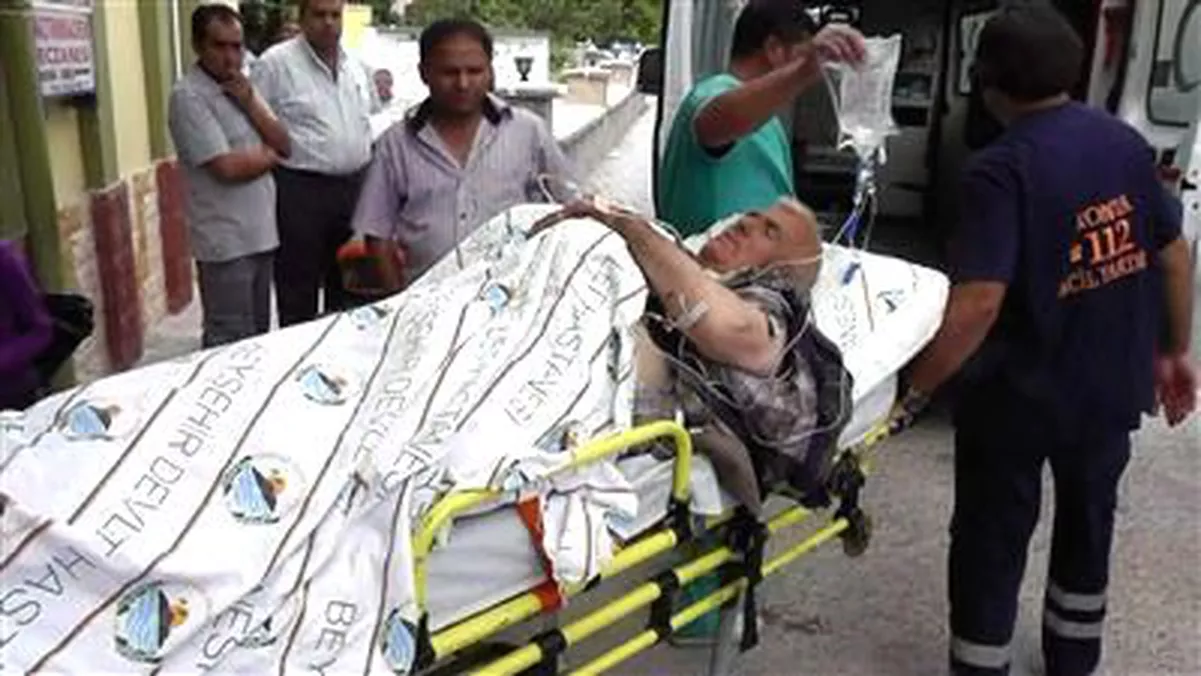 Sağ Eli Bileğinden Koptu