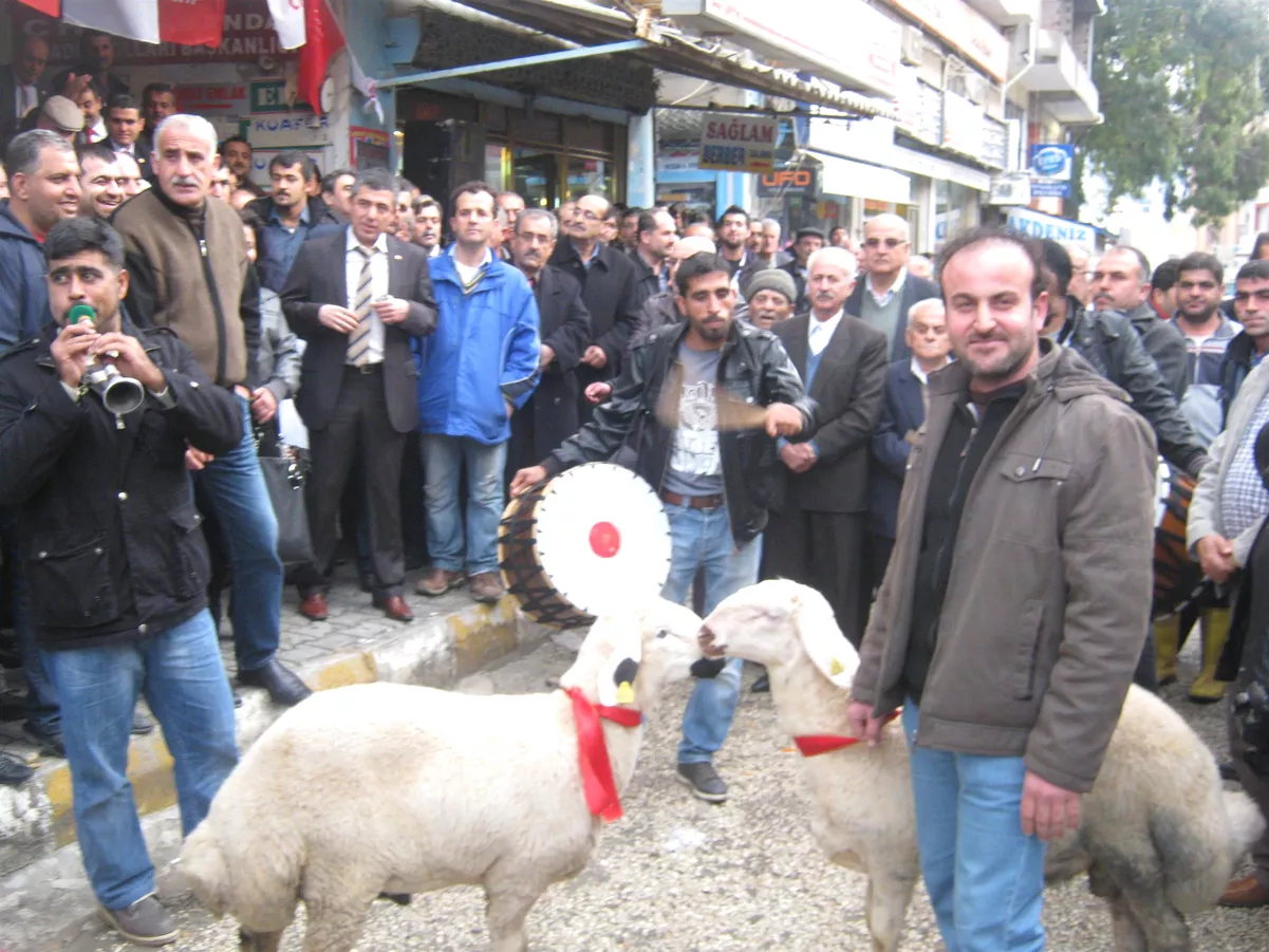 Samandağ\'da Gürsel Tekin Coşkusu