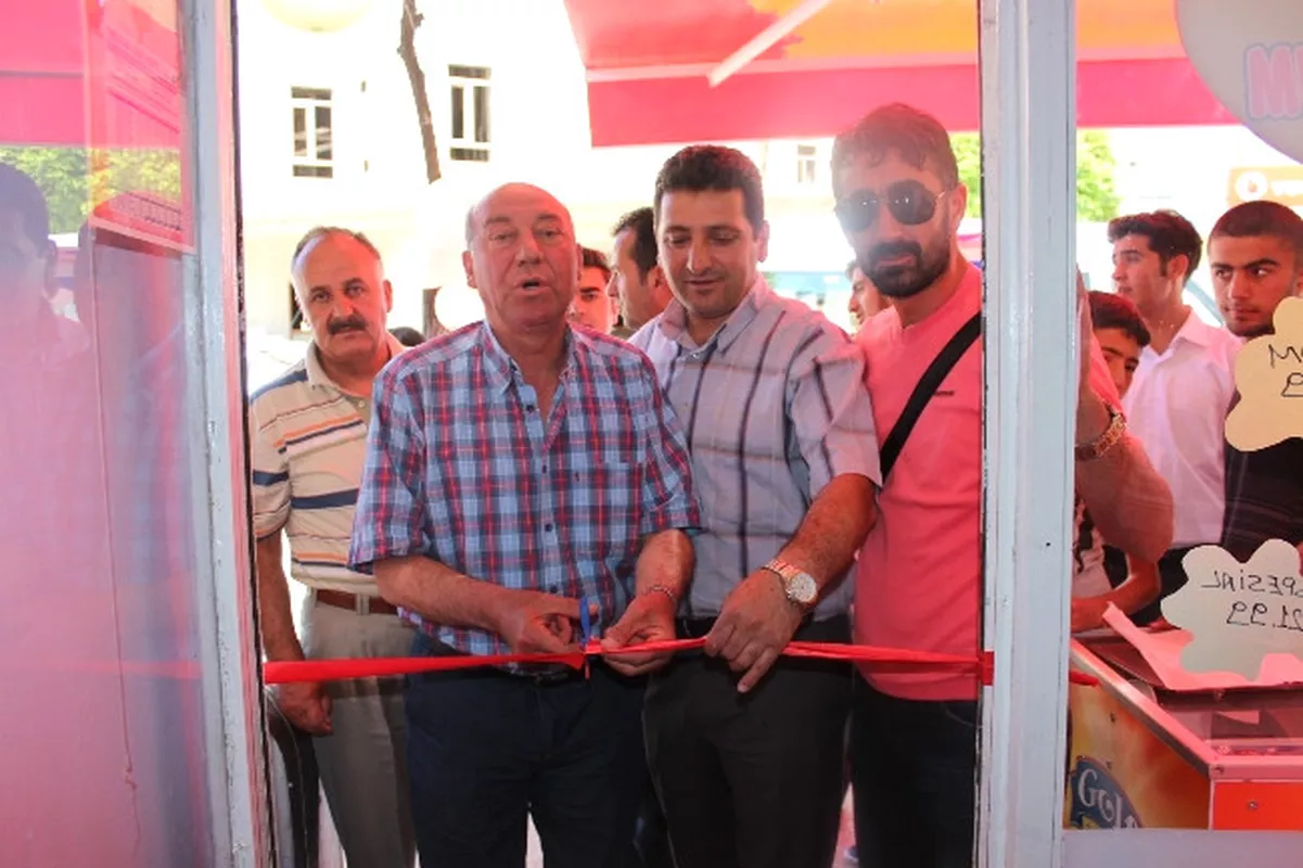 Öğrenciler İşyeri Açtı