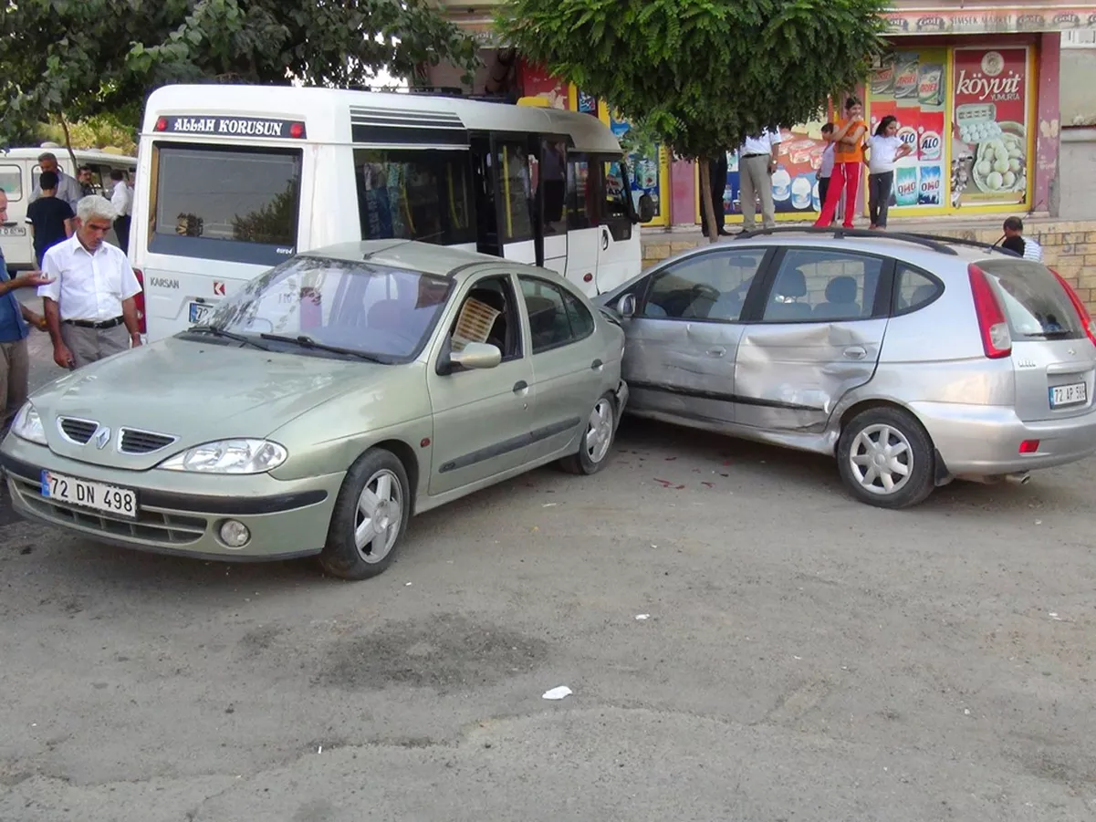 Batman\'da Kaza: 4 Yaralı