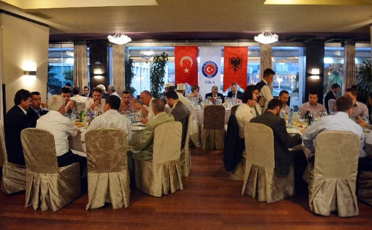 Arnavutluk\'ta İftar Programlarına Destek