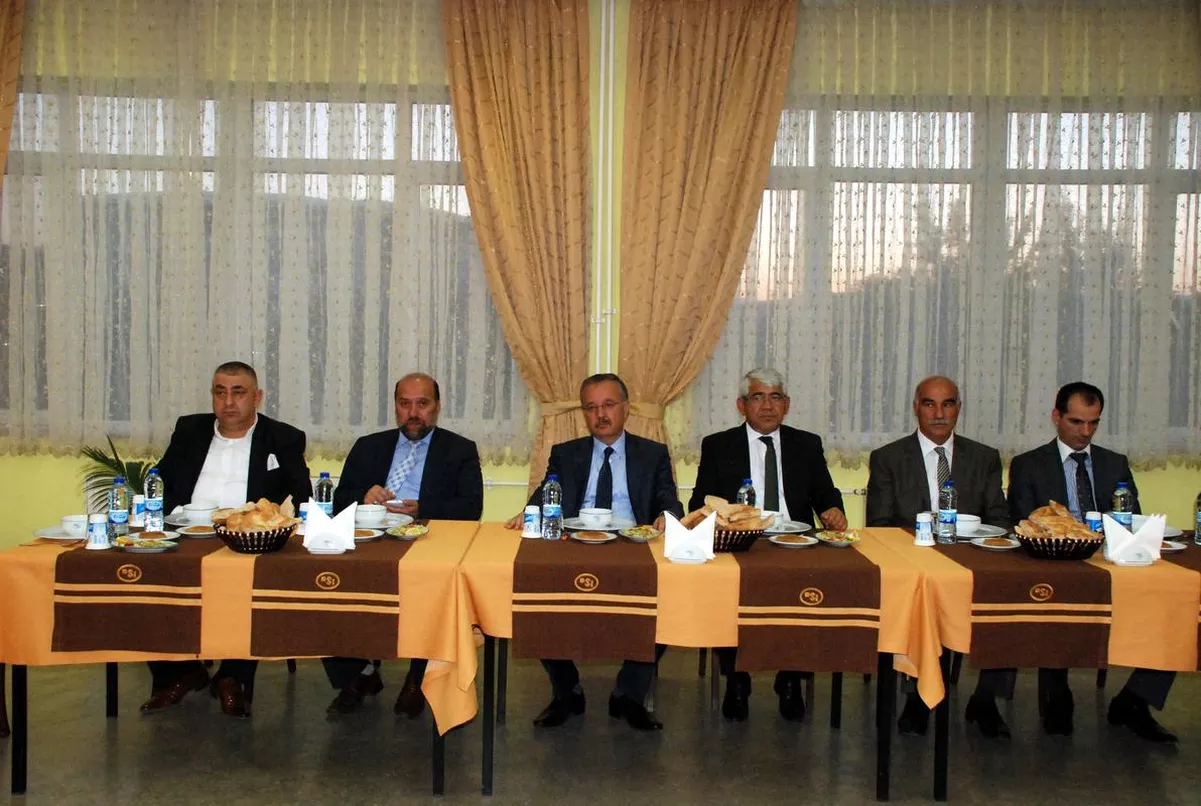 Kars\'ta Yardımlaşma Derneğinden İftar Programı