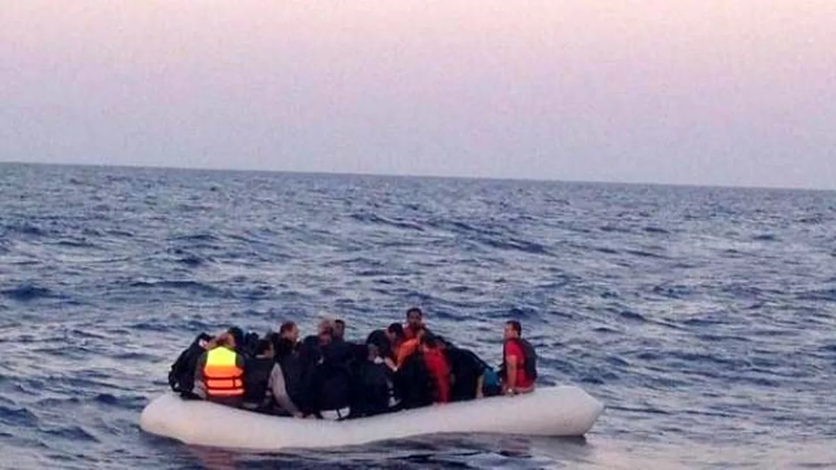 Ege Denizi\'nde Kaçak Göçmen Operasyonları