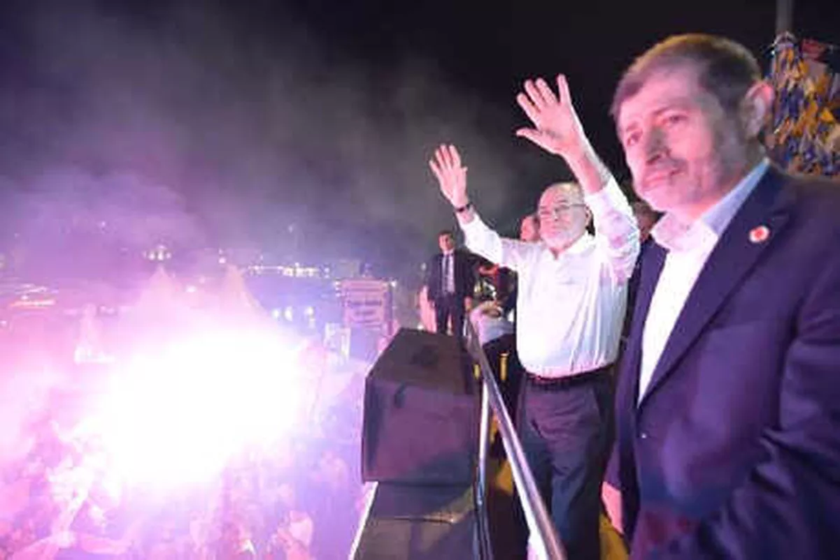 Karamollaoğlu Eyüpsultan\'da Konuştu