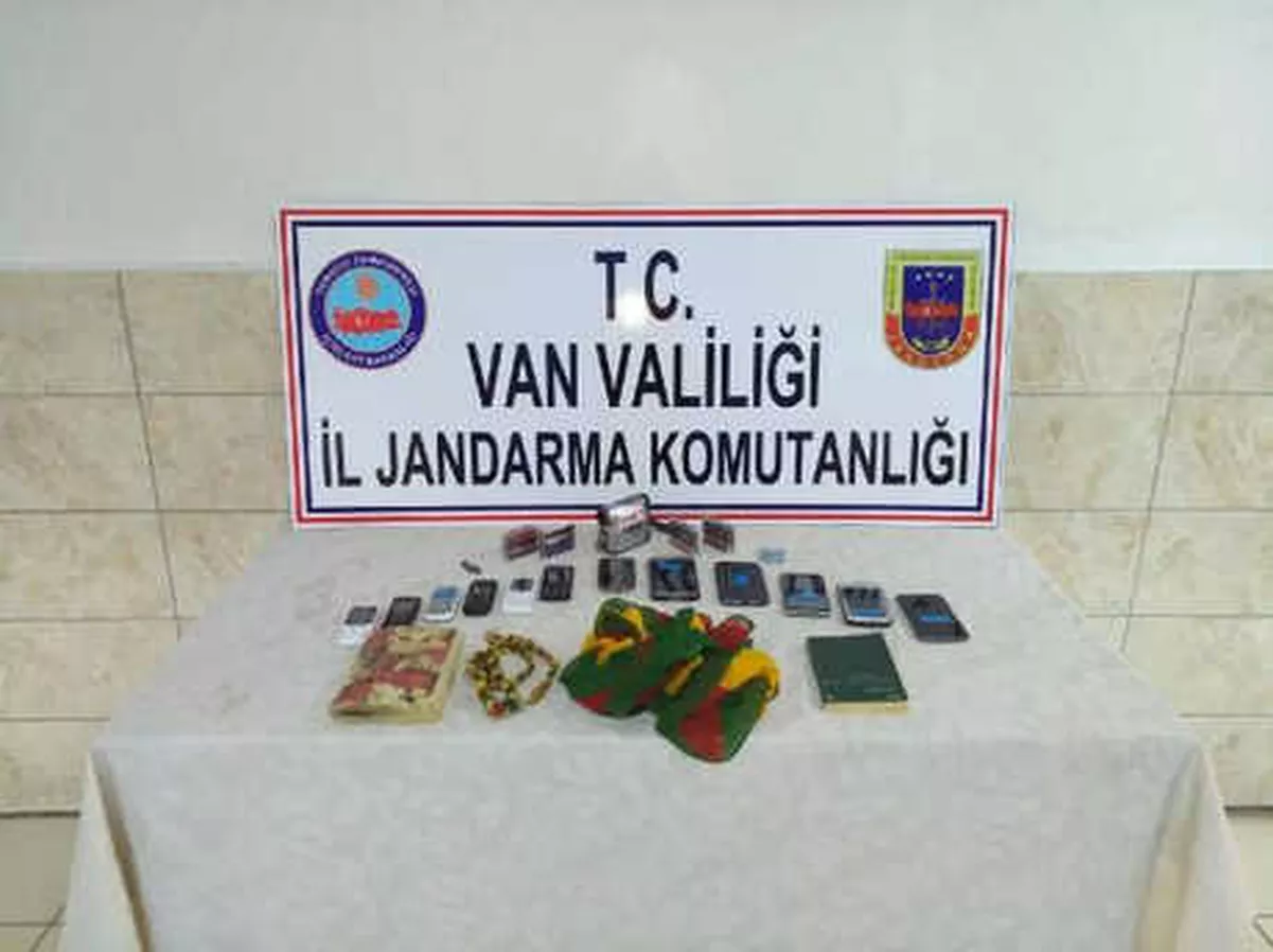 Van\'da Jandarmadan Seçimler Öncesi Terör Operasyonu: 16 Gözaltı