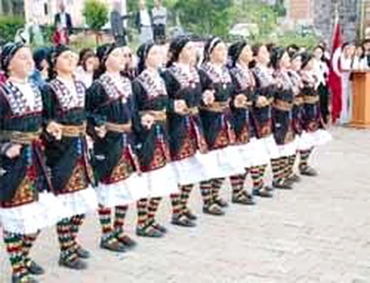 Kadın Dansçıya Ret