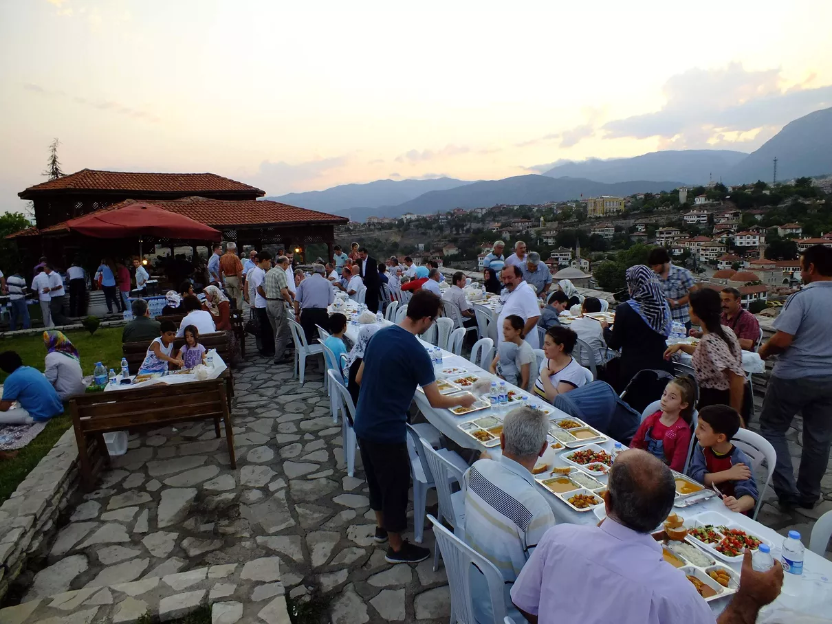 MHP İlçe Başkanlığından İftar Yemeği
