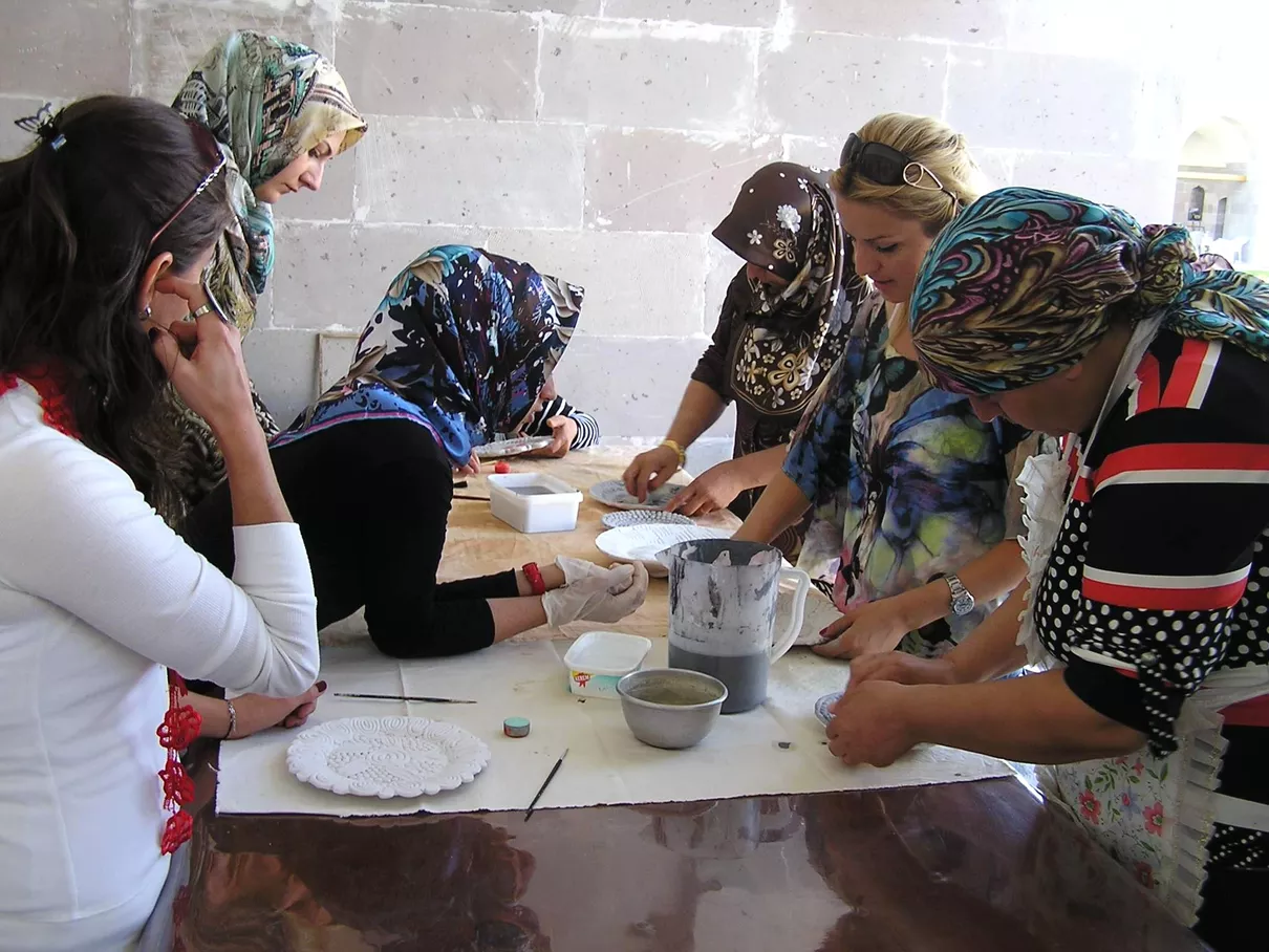 160 Bayan Kurs Görüyor