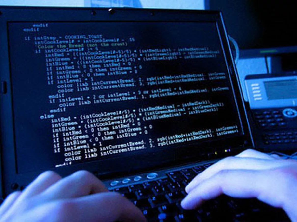 Aşkı İçin Ktü Sitesini Hackleyen Hacker\'e Denetimli Serbestlik
