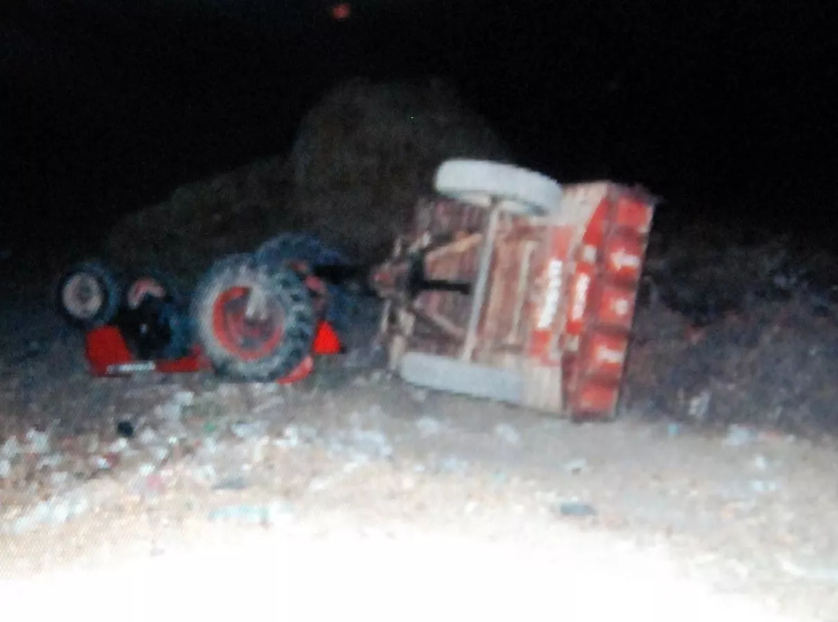 Traktör Devrildi: 1 Ölü 1 Yaralı