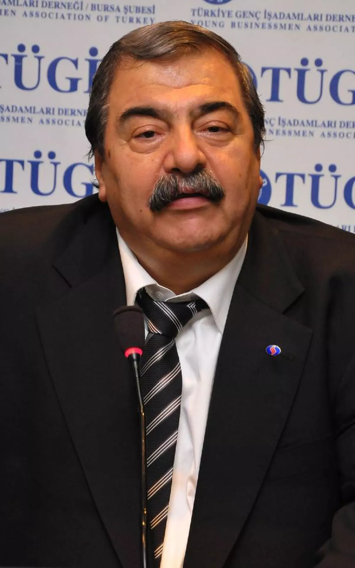 Konukoğlu; Başbakan Başarılı Şoför\'