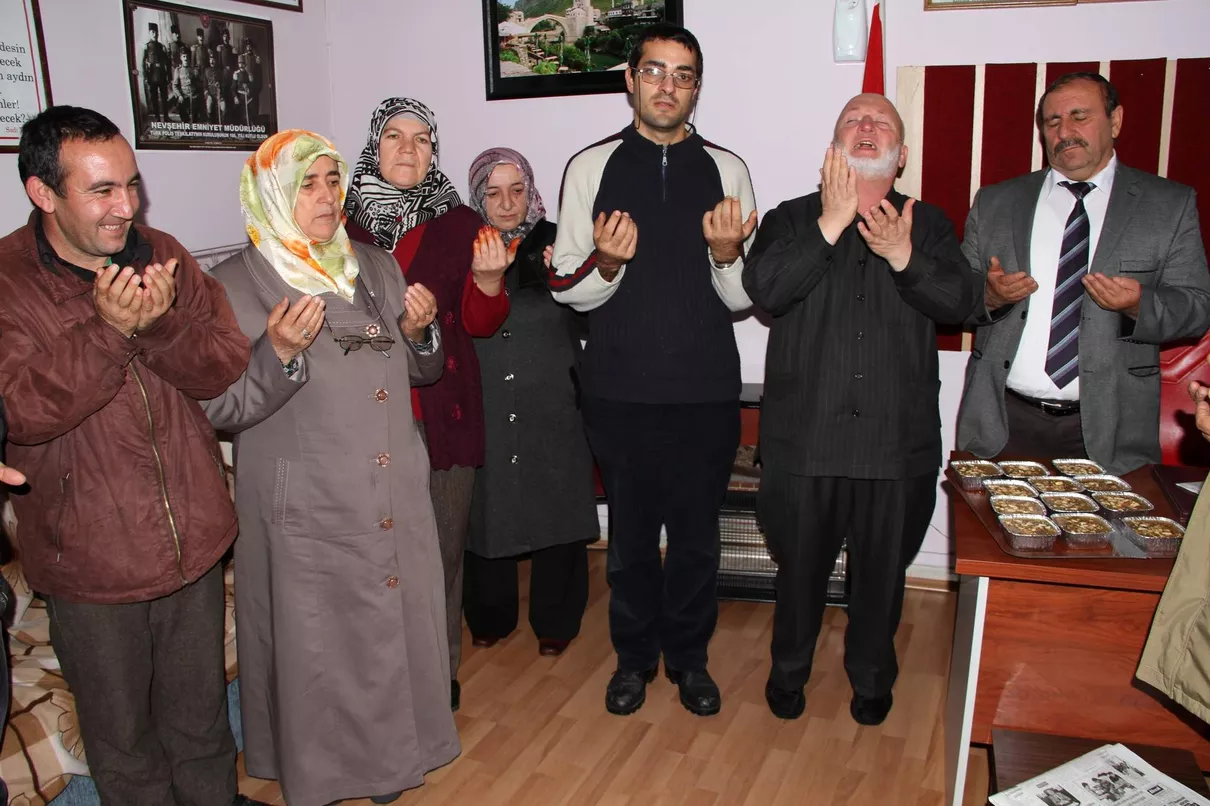 Görbir Aşure Dağıttı