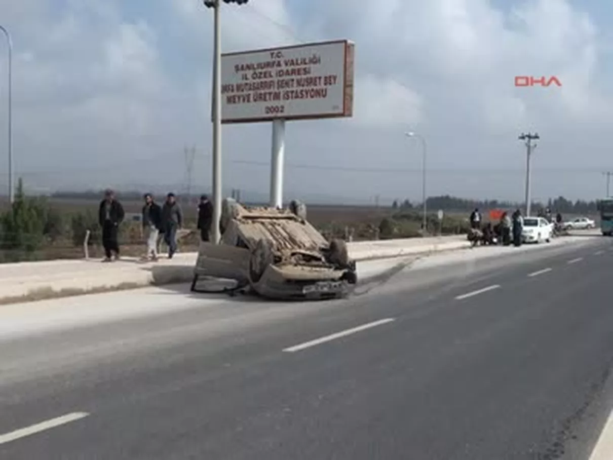 Şanlıurfa\' da Otomobil Devrildi