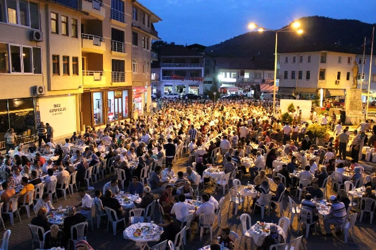 AK Parti\'den Ulus\'ta İftar