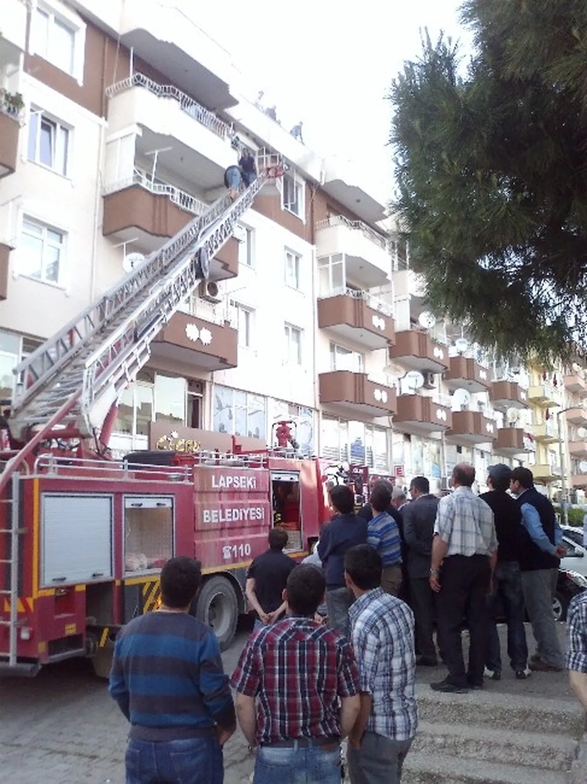 Lapseki\'de Ev Yangını