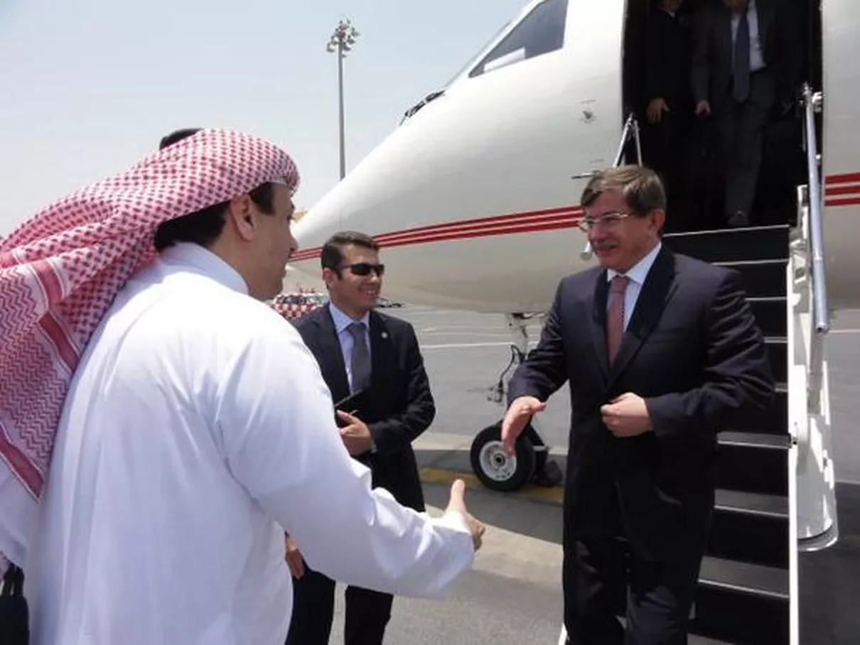 Davutoğlu, Katar\'da