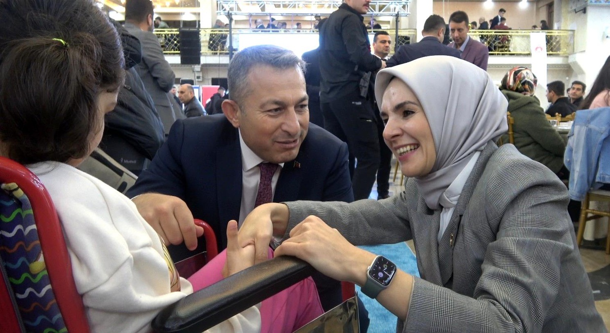 Bakan Göktaş Kilis\'te iftar programına katıldı