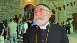 Süryani papaz Habib Önder, Kıbrıstan kalan şarapnellerle Nusaybinde ayin yönetti