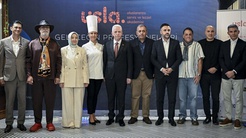 Gönüllü şeflerin yetiştirdiği 13 genç, mutfakta mesleğe ilk adımını attı