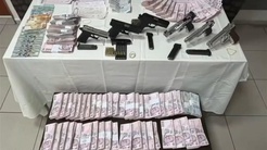 Oto galeri süsü verilen tefecilik ağına baskın! 7 kişi tutuklandı