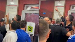 Selçuk Şahinden soyunma odası koridorlarında Bursasporun sevinç gösterisine tepki