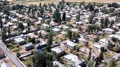 Hakkari Yüksekovadaki 220 haneli Doğanlı köyü simetrik yerleşimiyle dikkat çekiyor