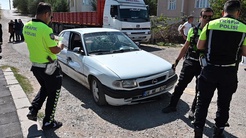 Kırıkkalede sürücü adayının aracına 14 yaşındaki çocuğun kullandığı otomobil çarptı: 4 yaralı