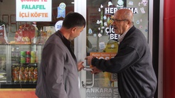 Gece girdikleri dükkandan çaldıkları şey "yok artık" dedirtti! Tam 15 kilo