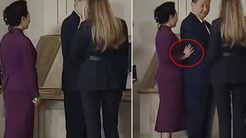 Melania Trump’la sohbet uzayınca eşinden dikkat çeken hamle