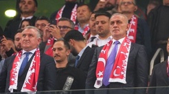 TFF Başkanı İbrahim Hacıosmanoğlu, istifa tezahüratlarına dayanamadı