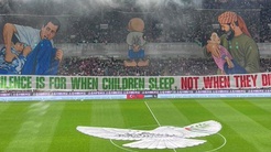 Konyaspor-Filistin maçında anlamlı koreografi! Tribünlerden tüm dünyaya mesaj